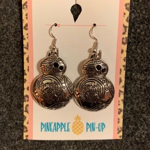 🔥3 For $15🔥Silver Colour BB8 Earrings